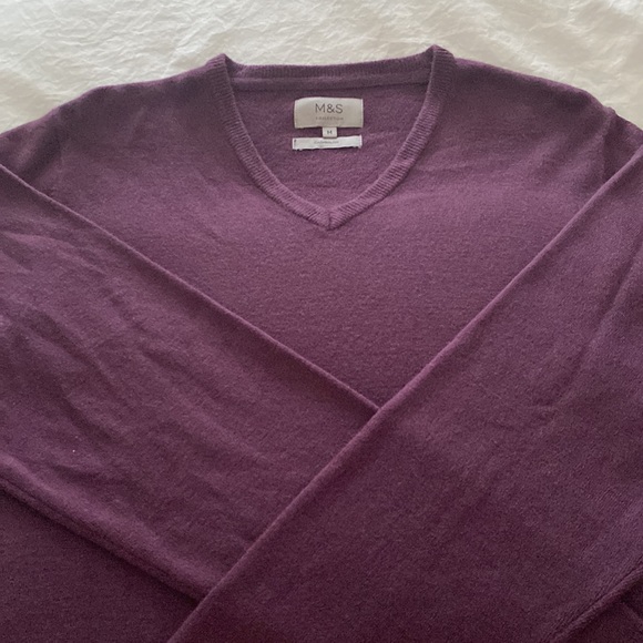 Mens M NWOT cashmere-feel plum V-neck sweater - Picture 3 of 7